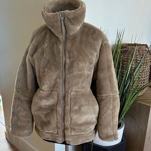 NWOT - H&M Cozy Tan Faux Fur Jacket - Medium